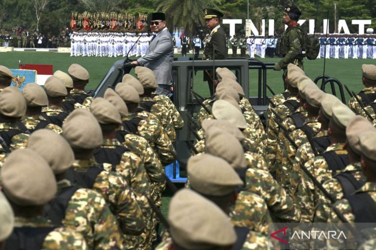 Peringatan-HUT-TNI-051026-gp-5