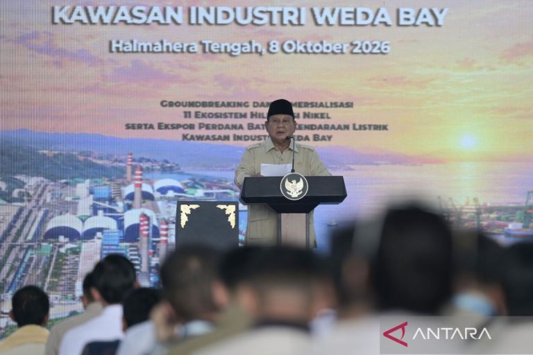 presiden-luncurkan-program-hilirisasi-di-malut-2880405