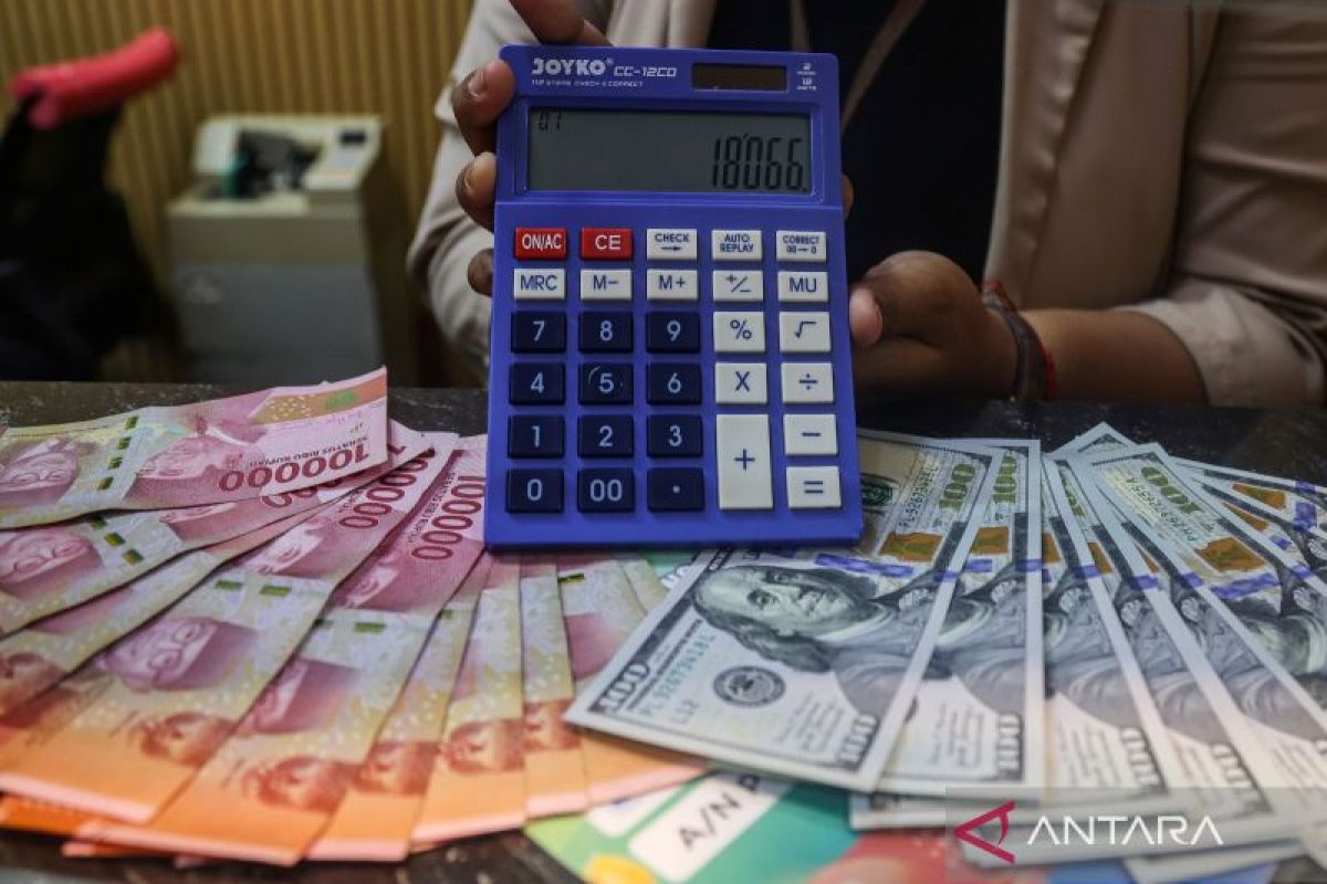 Rupiah melemah seiring pidato “hawkish” dari Kepala The Fed