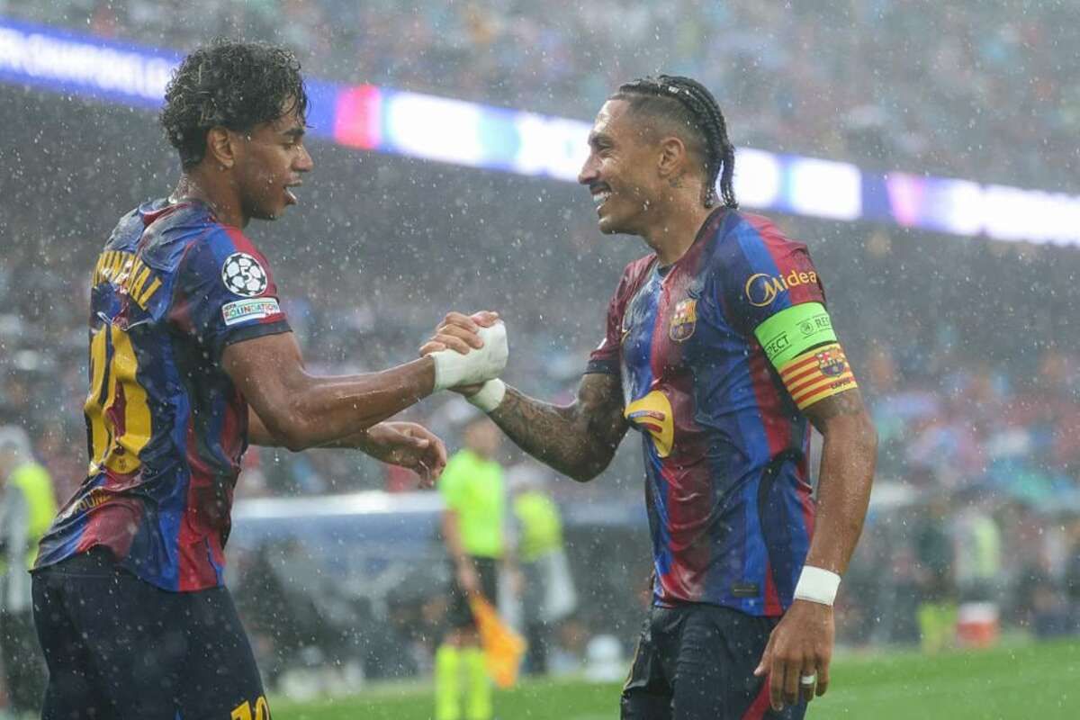 Raphinha dua gol, Barcelona pesta gol 5-1 atas Feyenoord di Camp Nou