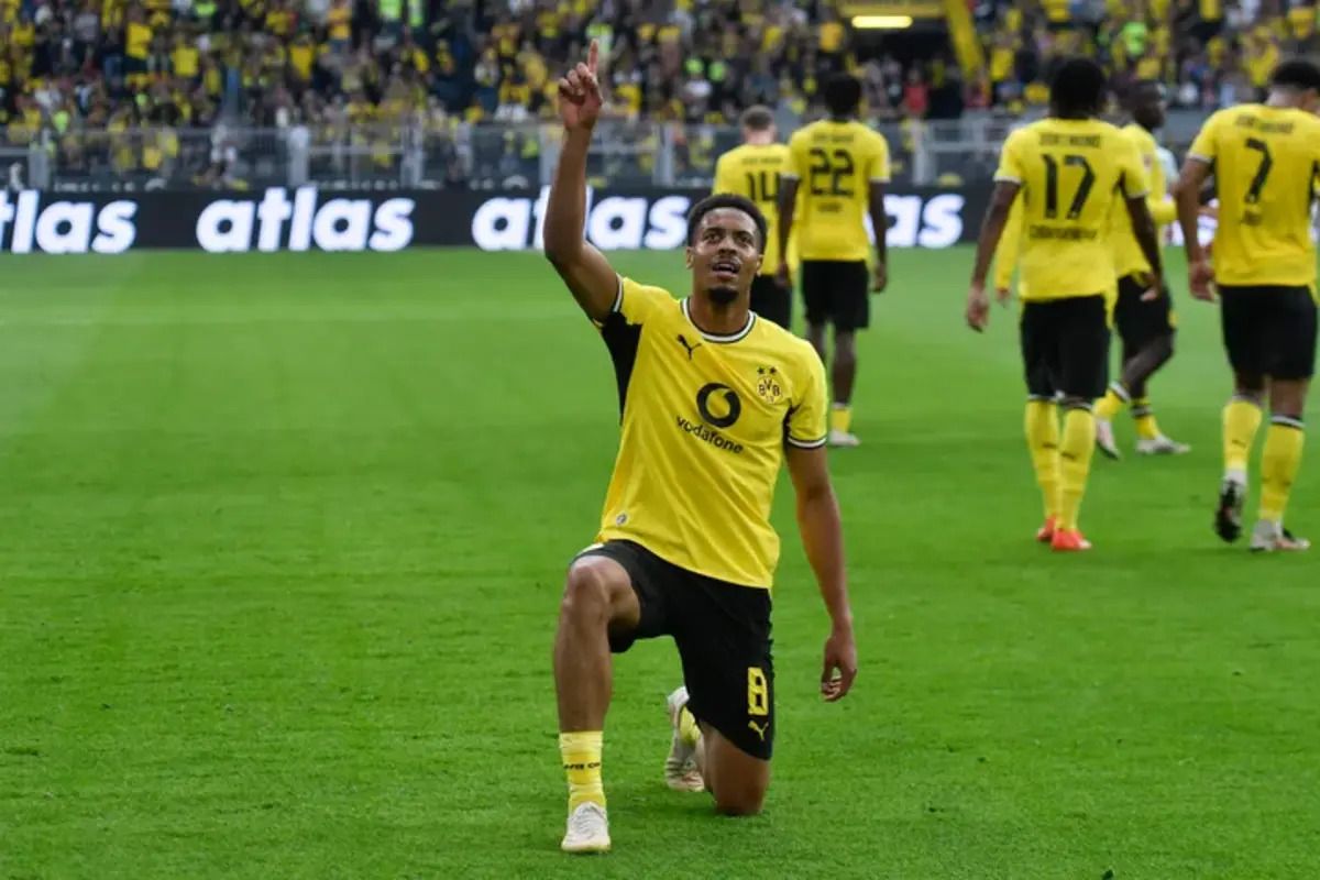 Felix Nmecha borong dua gol saat Dortmund menang 3-0 atas Paderborn