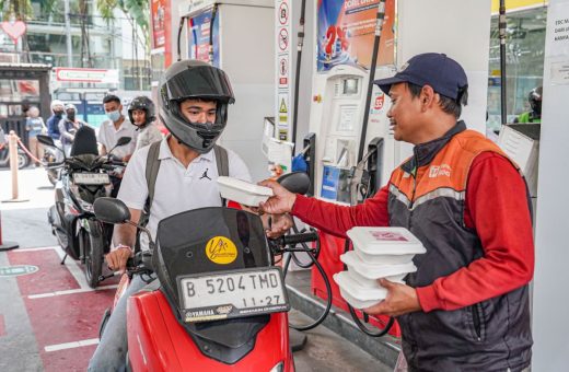 Pertamina Patra Niaga bagikan 8.100 porsi makanan pada Hari Pelanggan