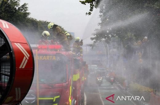 Hujan abu vulkanik: Ini 9 cara melindungi pernapasan dan mata