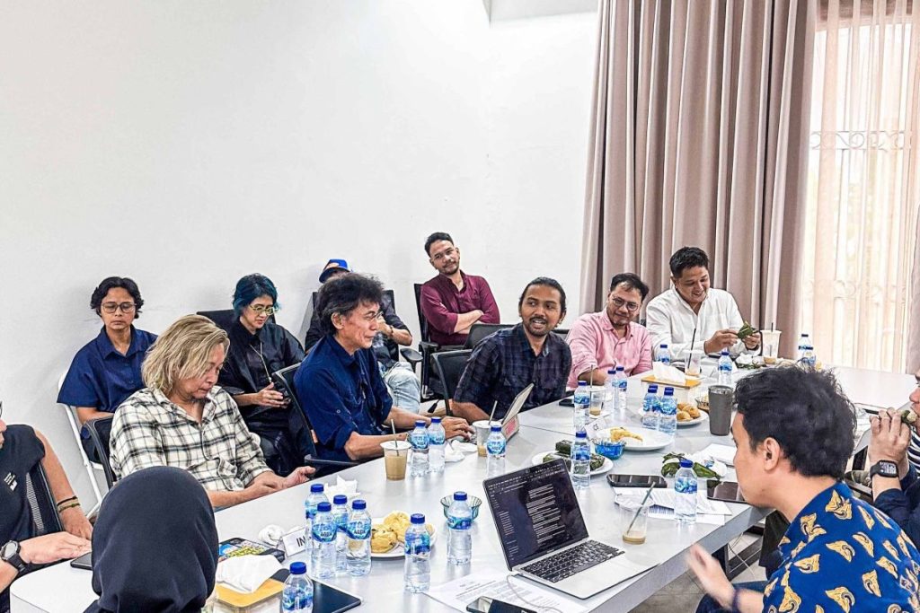 Foto-4-Momen-FGD-yang-dilakukan-antara-Amar-Bank-dengan-para-asosiasi-perfilman
