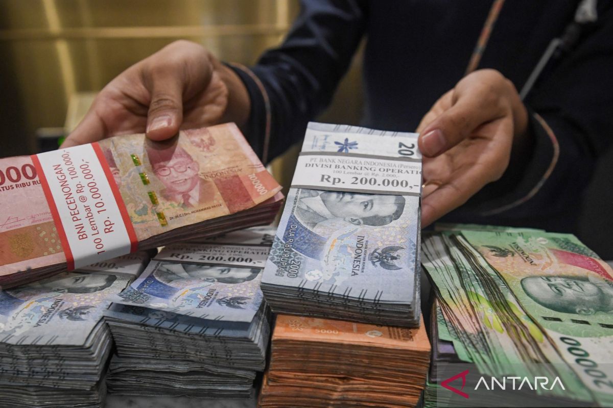 Rupiah pada Selasa pagi melemah jadi Rp17.645 per dolar AS